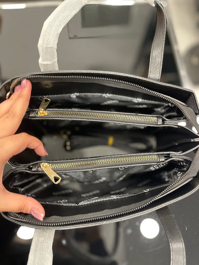 Guess shoulder/handbag bag