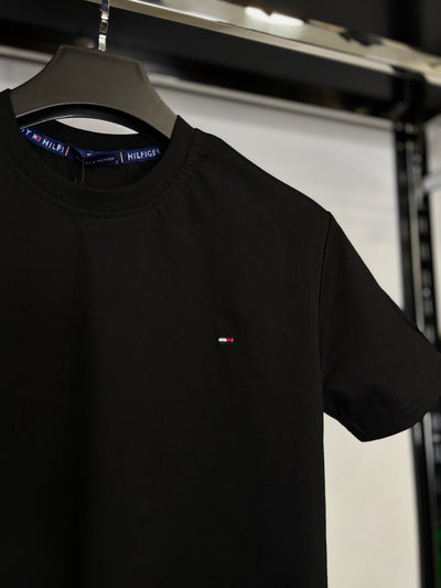 Tommy Hilfiger black t-shirt code