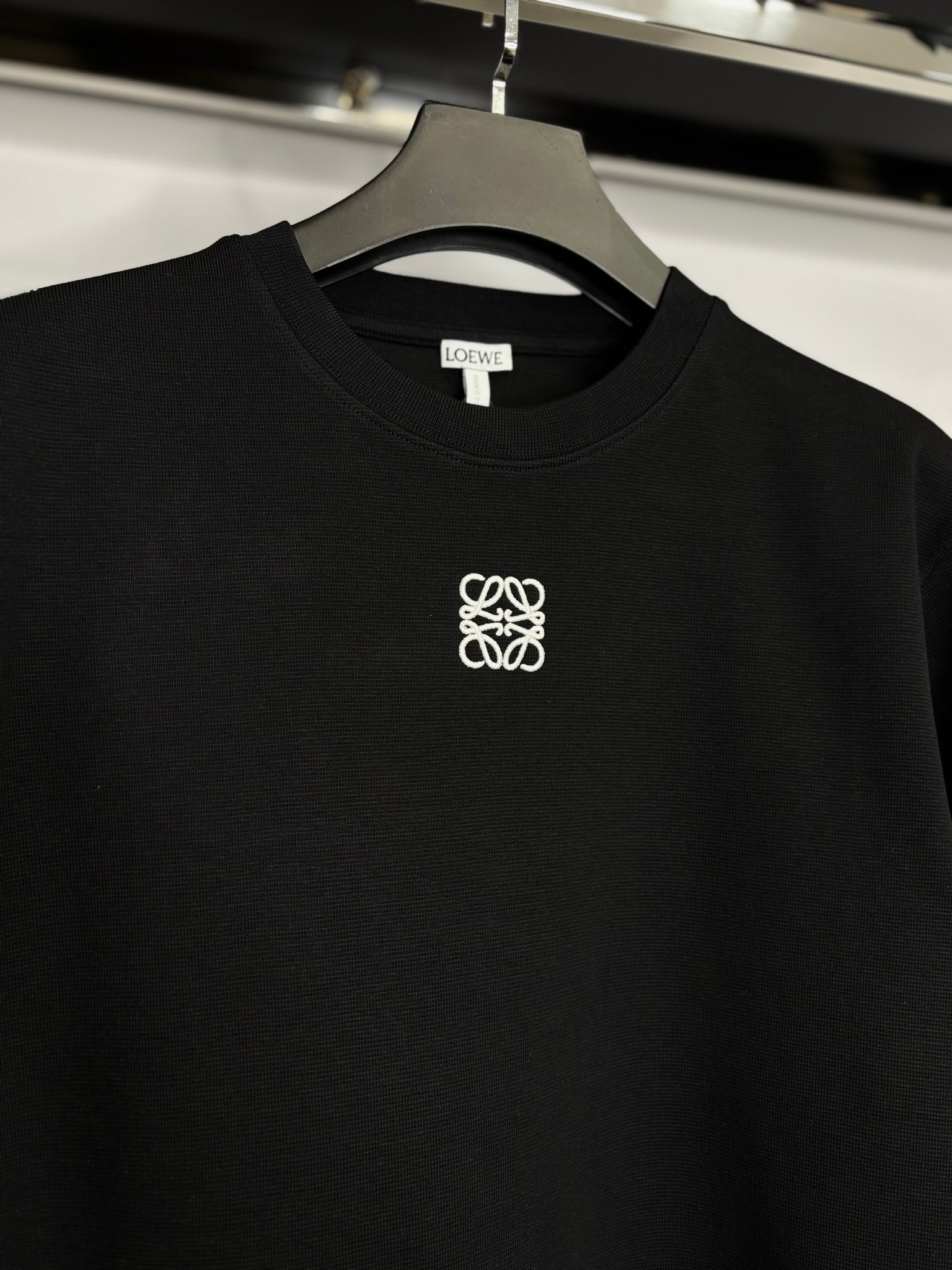 Loewe black t-shirt code