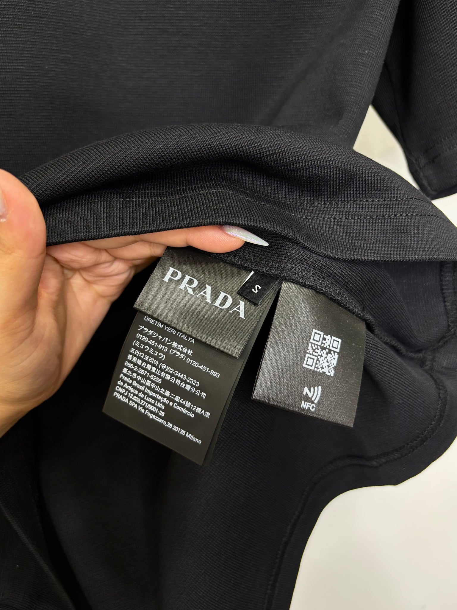 Prada black t-shirt code