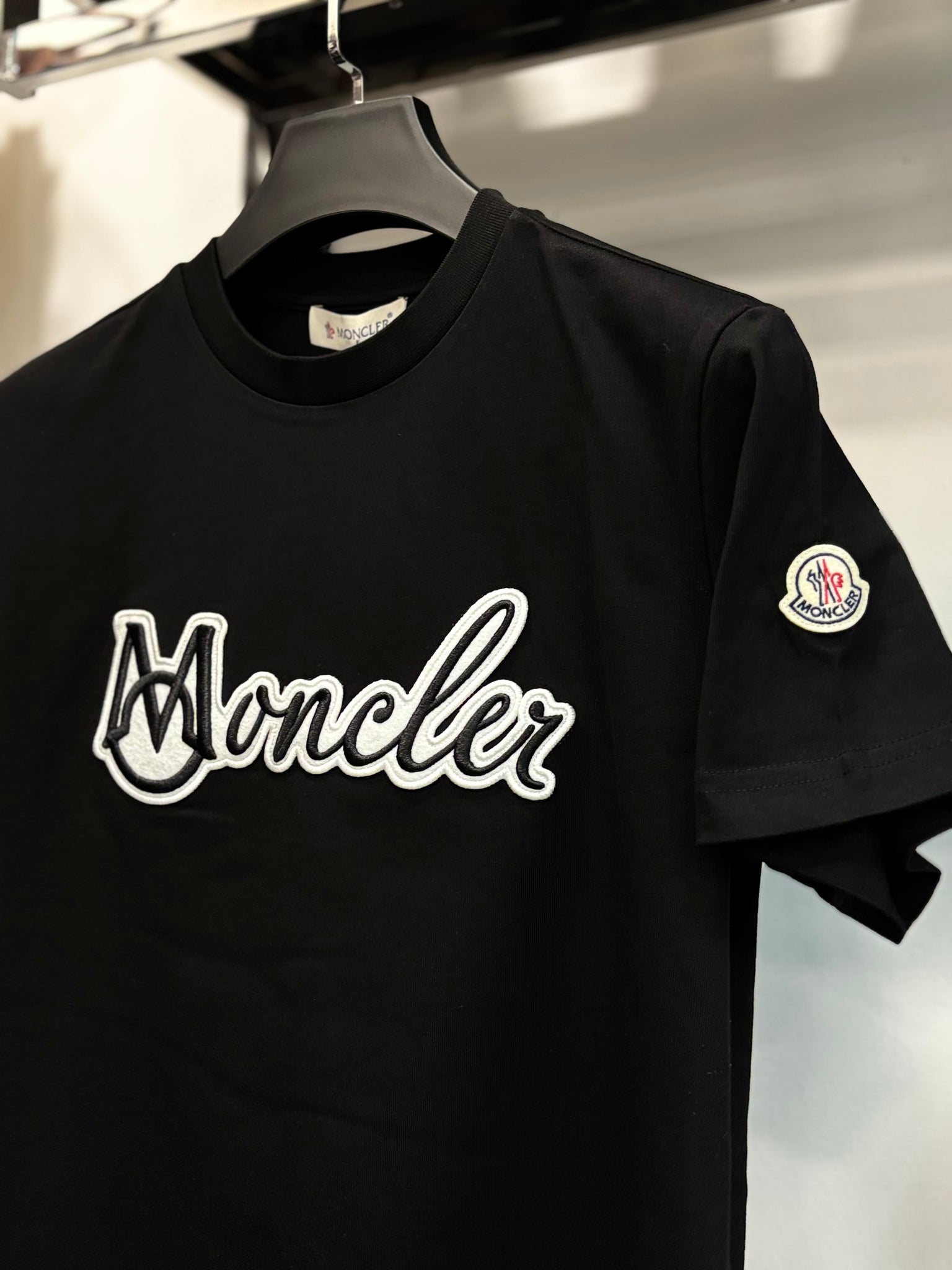 Moncler T-shirt code no1