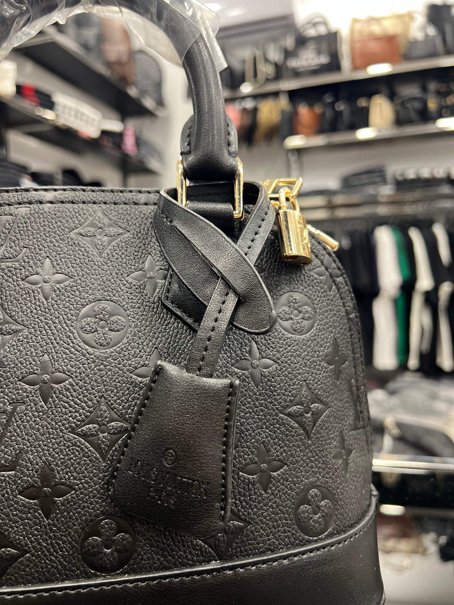 Louis Vuitton Aerogram Fastline Messenger Monogram