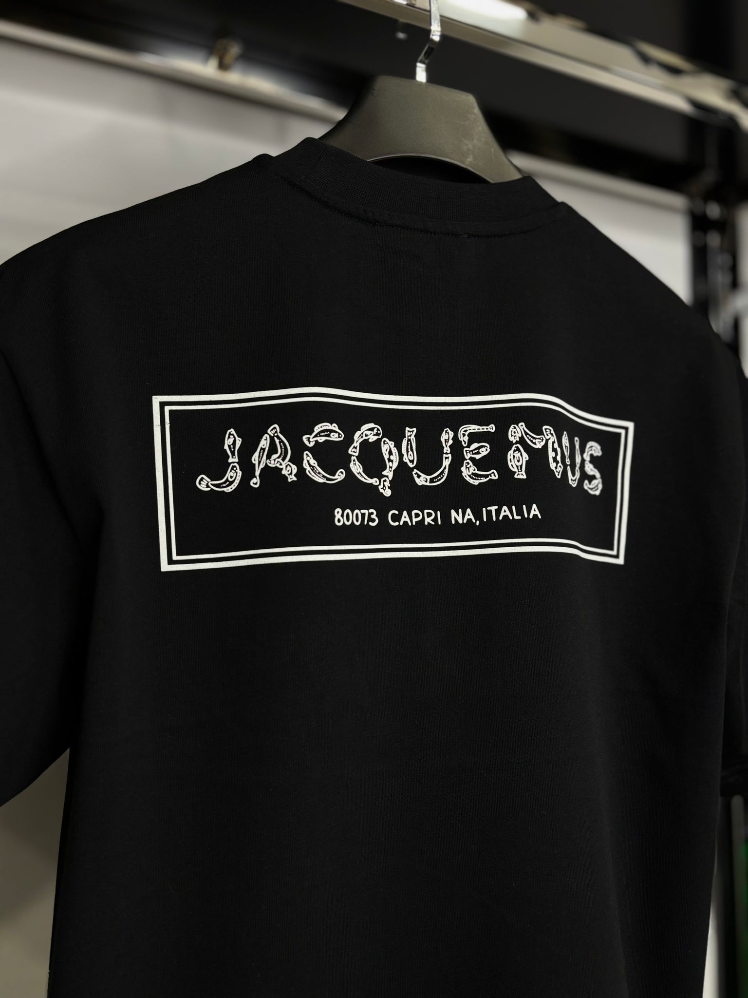 Jacquemus black t-shirt code no1