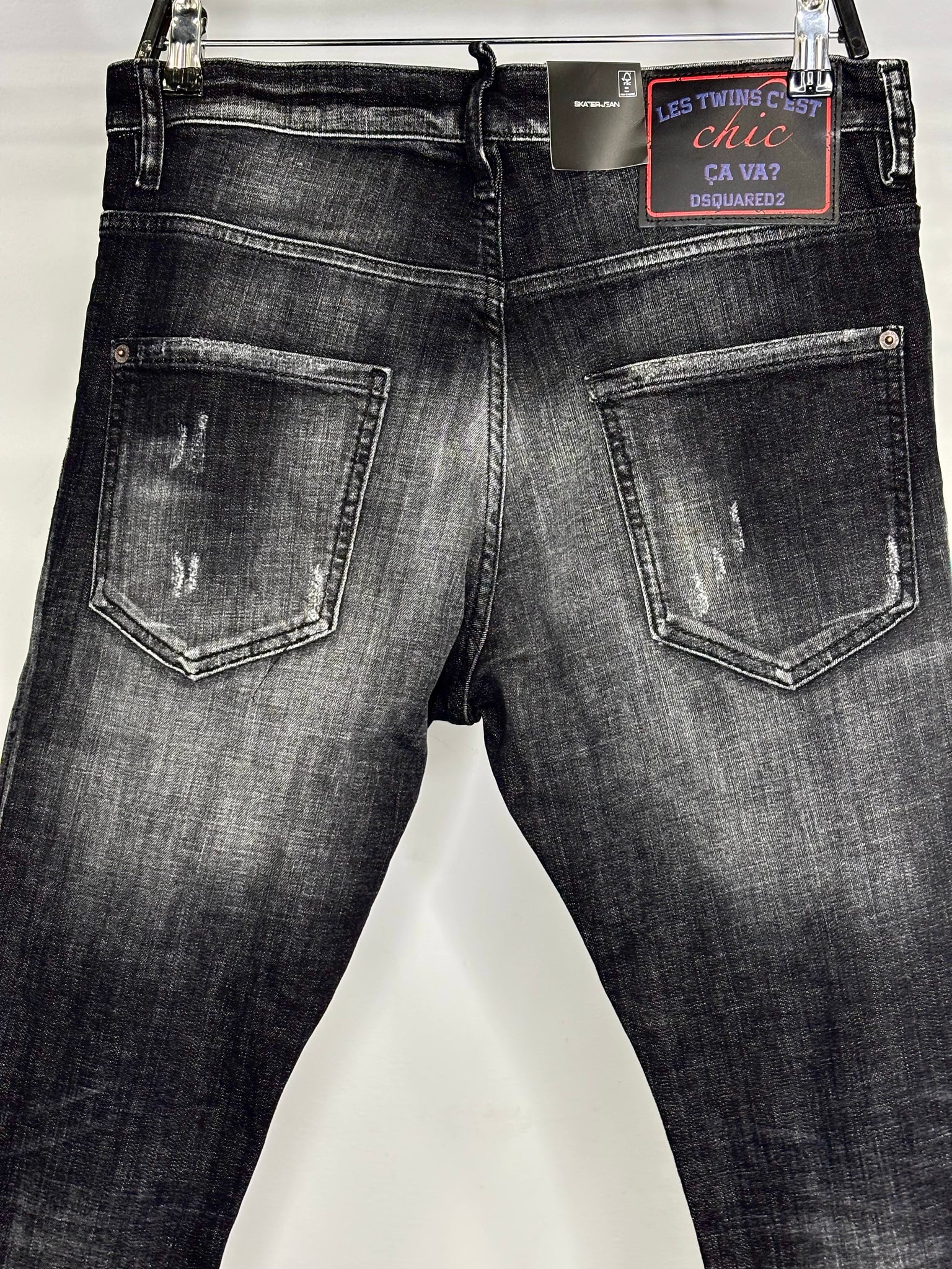 Dsquared2 Les Twins C’ est chic Ça Va? black jean