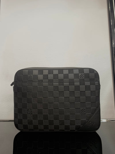 Louis Vuitton Black bag ωμού/Χιαστί