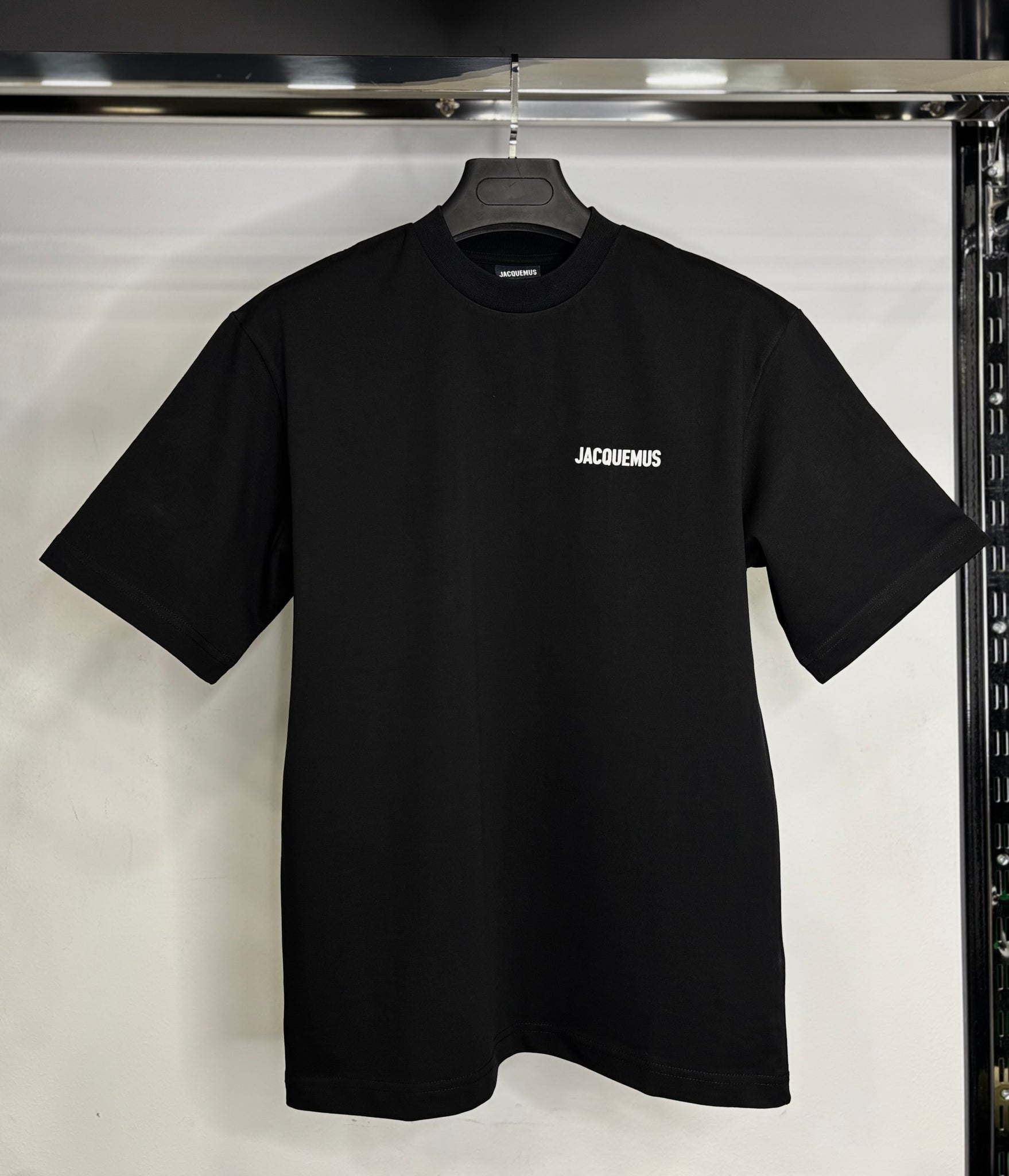 Jacquemus black t-shirt code no1