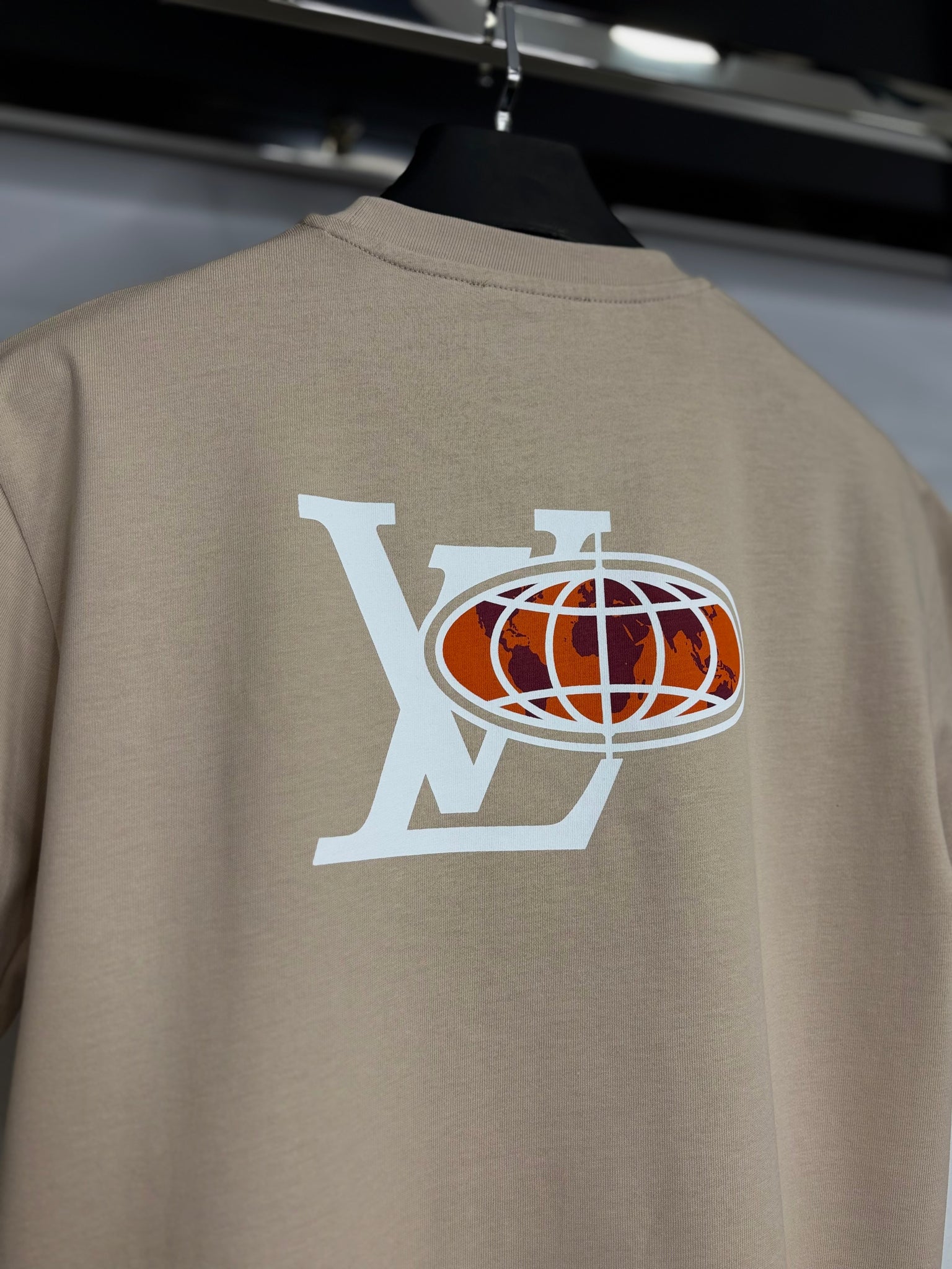 Louis Vuitton beige t-shirt code no1