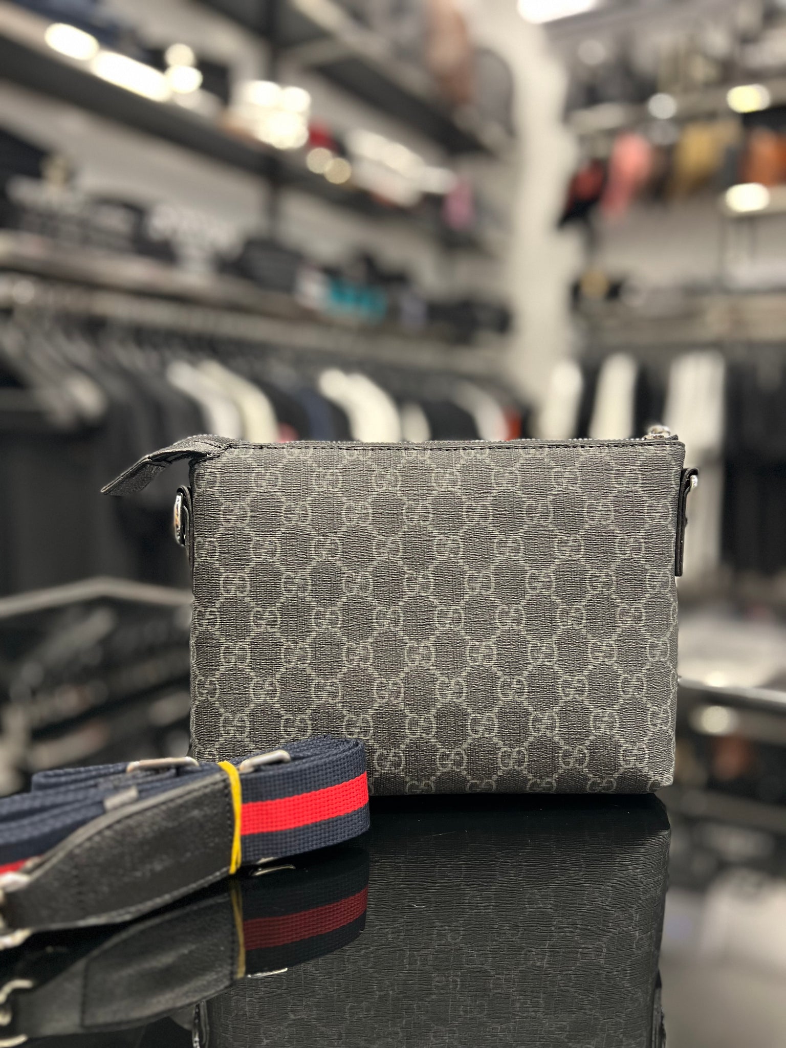 Gucci GG Supreme￼
