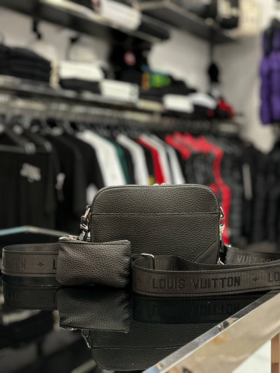 Louis Vuitton Black bag τσαντάκι ωμού/χιαστί