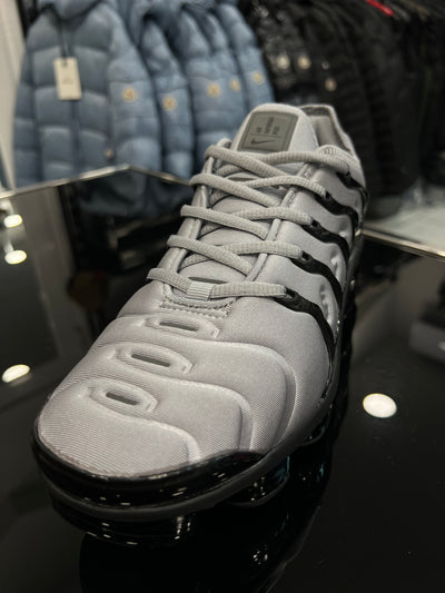Air Vapormax Plus “Grey”